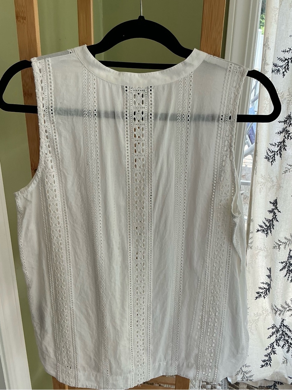 Chaps White Sleeveless Eyelet Lace Trim 100% Cotton Camisole - Picture 3 of 6